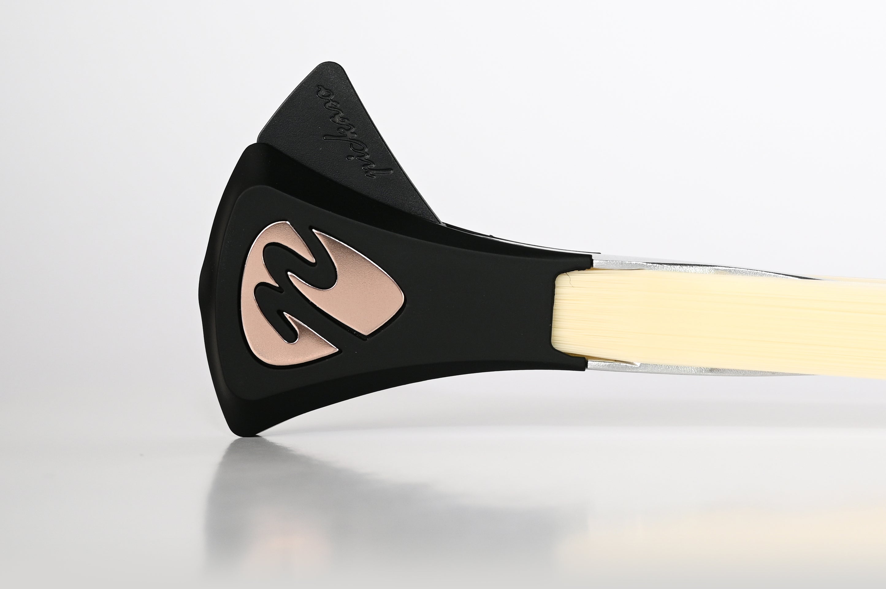 Pickaso Guitar Bow Studio